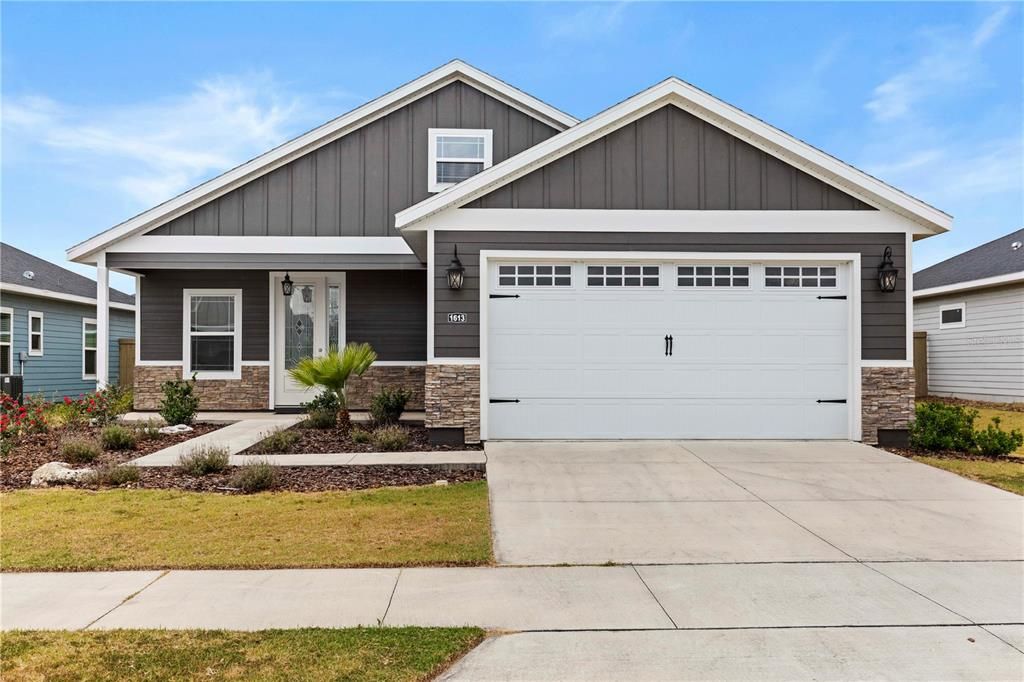 Recently Sold: $380,000 (3 beds, 2 baths, 1885 Square Feet)