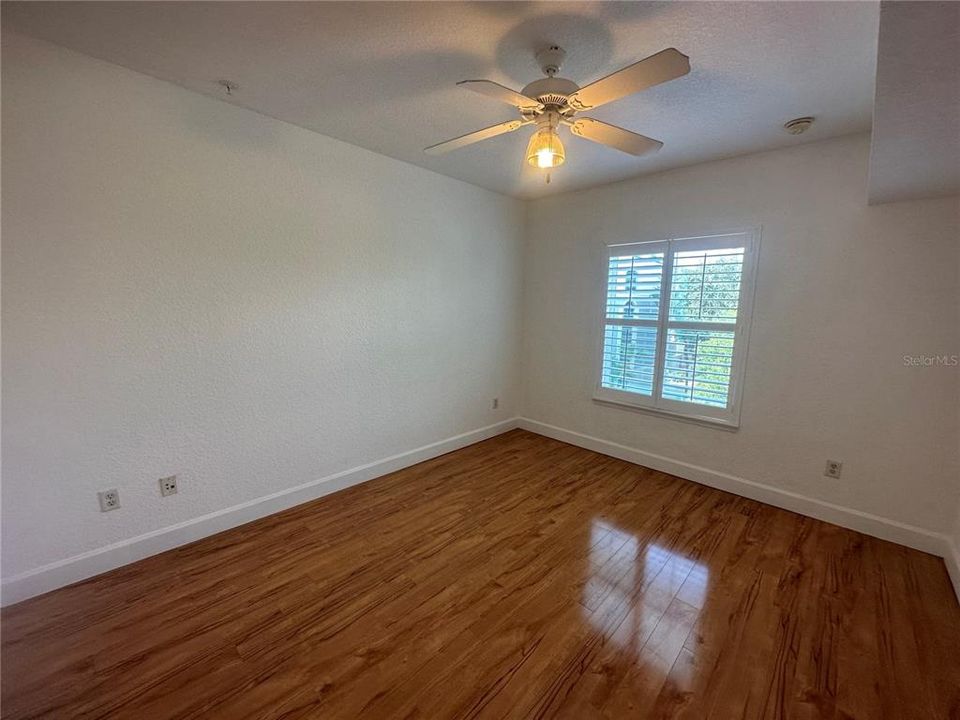 For Sale: $165,000 (1 beds, 1 baths, 685 Square Feet)