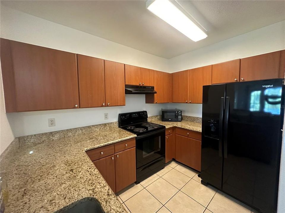 For Sale: $165,000 (1 beds, 1 baths, 685 Square Feet)