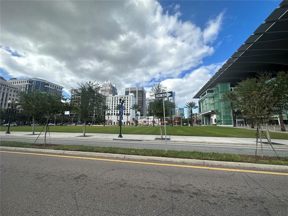 For Sale: $165,000 (1 beds, 1 baths, 685 Square Feet)