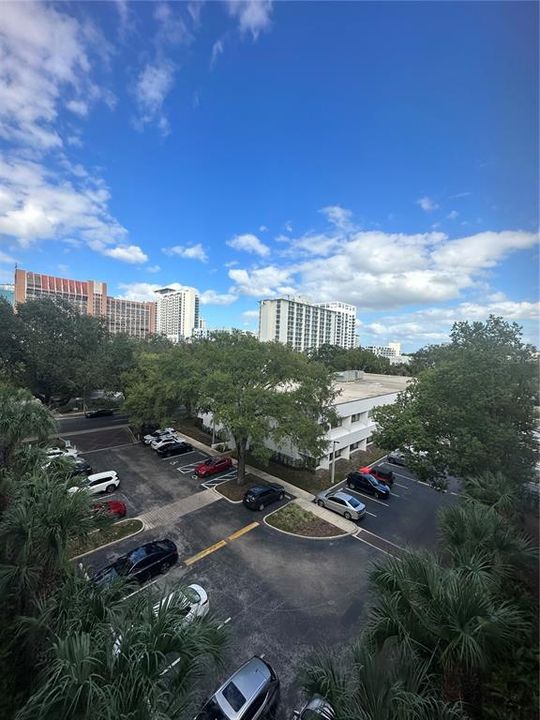 For Sale: $165,000 (1 beds, 1 baths, 685 Square Feet)