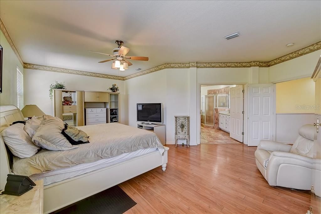 For Sale: $855,000 (4 beds, 3 baths, 3496 Square Feet)