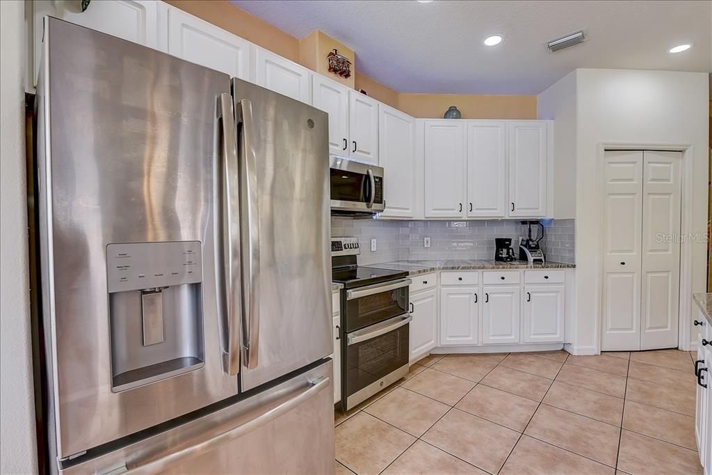 For Sale: $855,000 (4 beds, 3 baths, 3496 Square Feet)