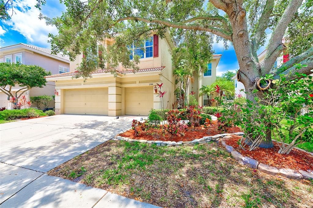 For Sale: $855,000 (4 beds, 3 baths, 3496 Square Feet)