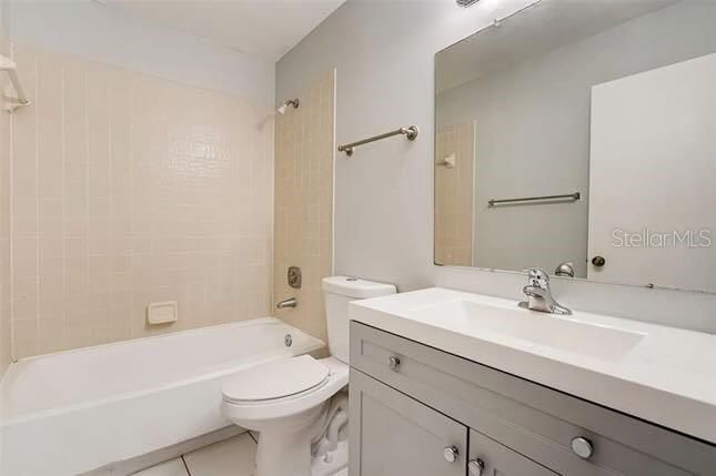 For Sale: $299,900 (2 beds, 2 baths, 1087 Square Feet)