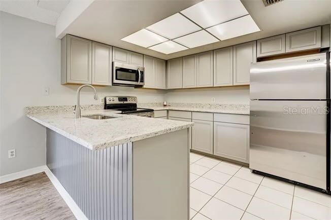 For Sale: $299,900 (2 beds, 2 baths, 1087 Square Feet)