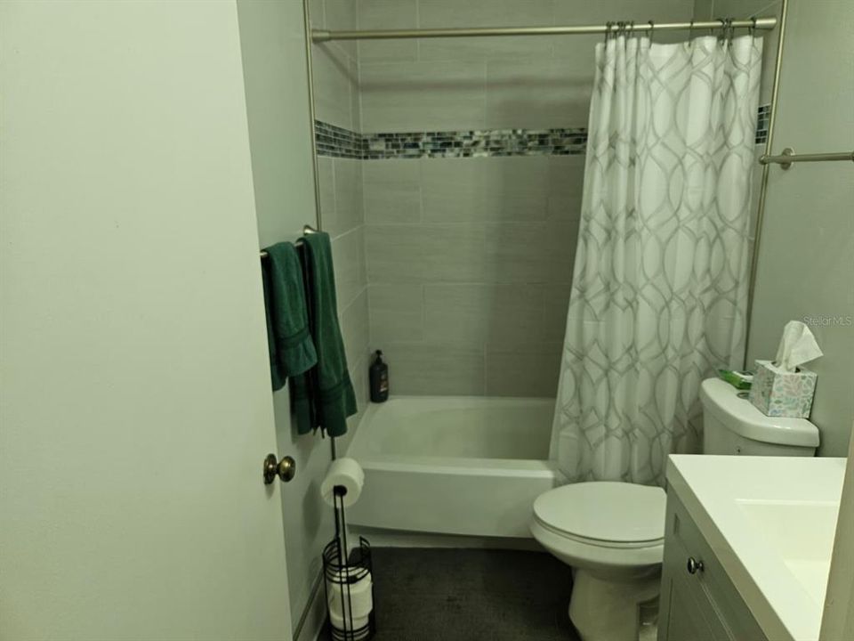 For Sale: $299,900 (2 beds, 2 baths, 1087 Square Feet)