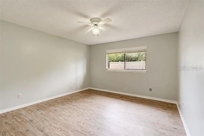 For Sale: $299,900 (2 beds, 2 baths, 1087 Square Feet)