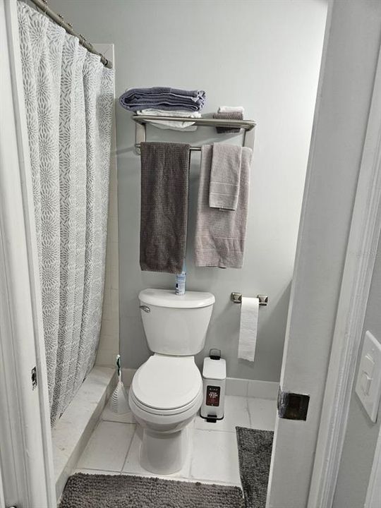 For Sale: $299,900 (2 beds, 2 baths, 1087 Square Feet)