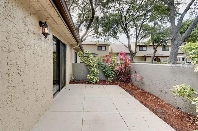 For Sale: $299,900 (2 beds, 2 baths, 1087 Square Feet)