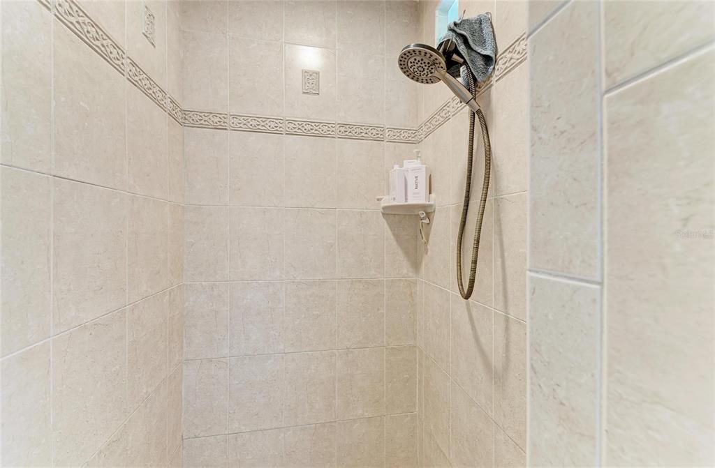 For Sale: $919,000 (4 beds, 3 baths, 2766 Square Feet)