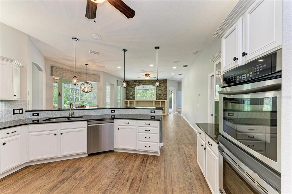 For Sale: $919,000 (4 beds, 3 baths, 2766 Square Feet)