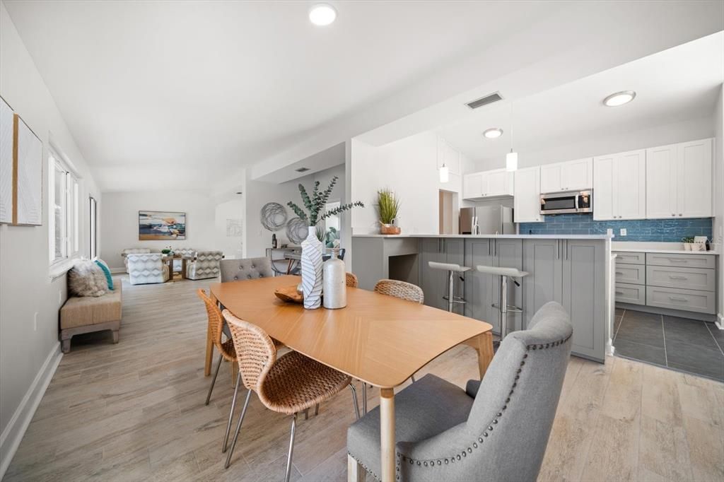 待售: $815,000 (2 贝兹, 2 浴室, 1484 平方英尺)