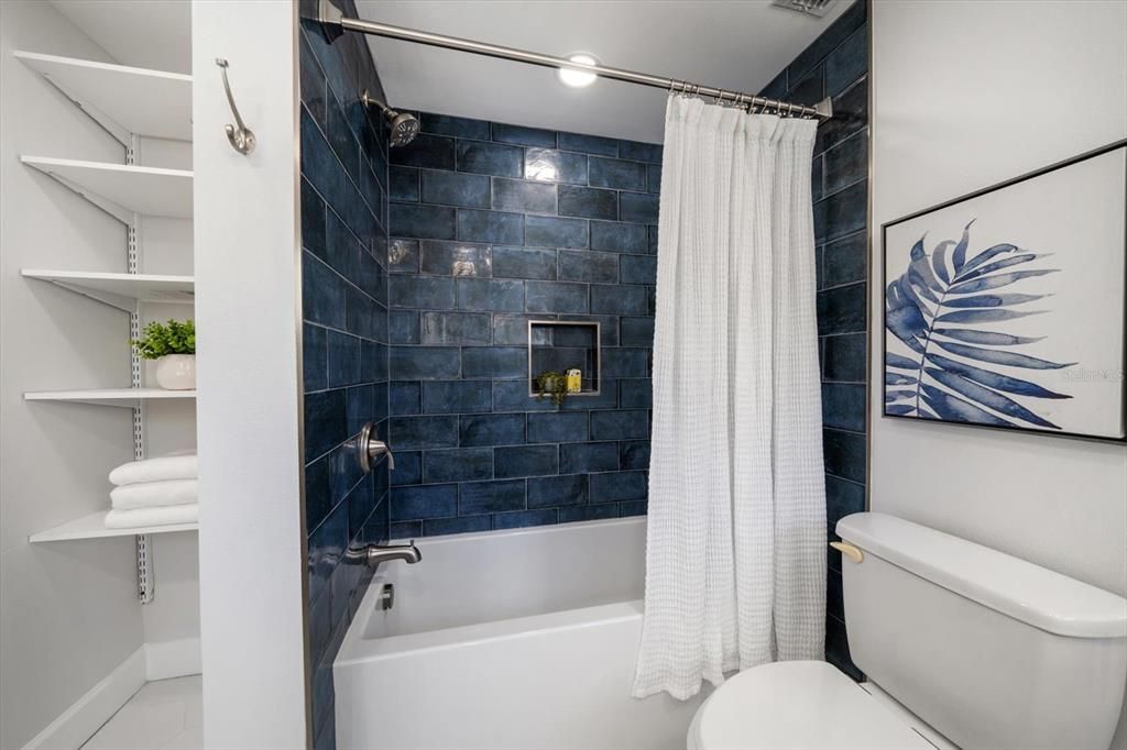 待售: $815,000 (2 贝兹, 2 浴室, 1484 平方英尺)