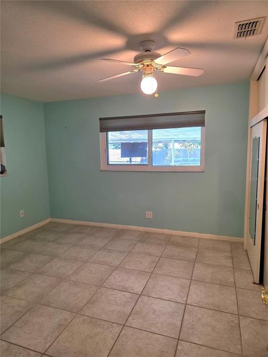 Active With Contract: $359,900 (3 beds, 2 baths, 1733 Square Feet)