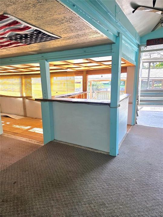 Active With Contract: $359,900 (3 beds, 2 baths, 1733 Square Feet)