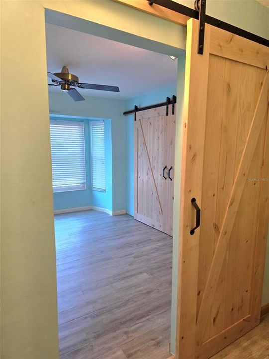 Active With Contract: $359,900 (3 beds, 2 baths, 1733 Square Feet)