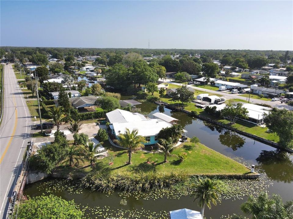 Active With Contract: $359,900 (3 beds, 2 baths, 1733 Square Feet)