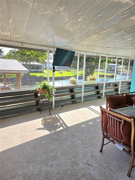 Active With Contract: $359,900 (3 beds, 2 baths, 1733 Square Feet)