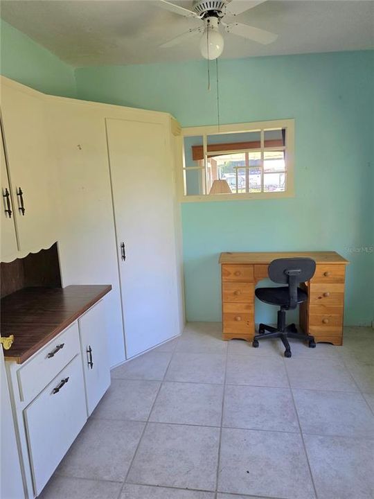 Active With Contract: $359,900 (3 beds, 2 baths, 1733 Square Feet)