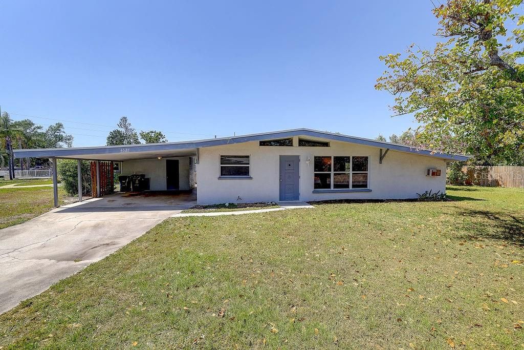 Recently Sold: $350,000 (3 beds, 2 baths, 1404 Square Feet)