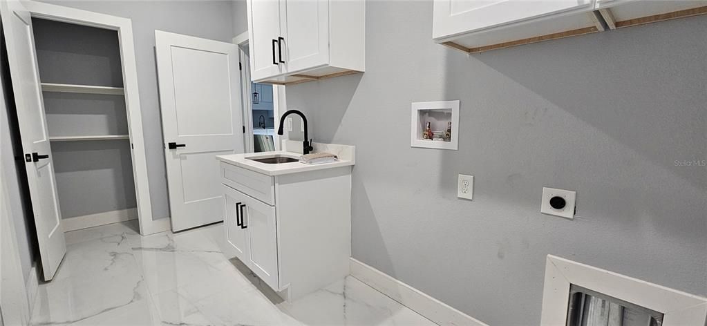 En Venta: $610,000 (4 camas, 3 baños, 2795 Pies cuadrados)