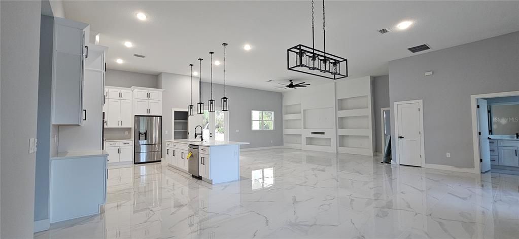 En Venta: $610,000 (4 camas, 3 baños, 2795 Pies cuadrados)