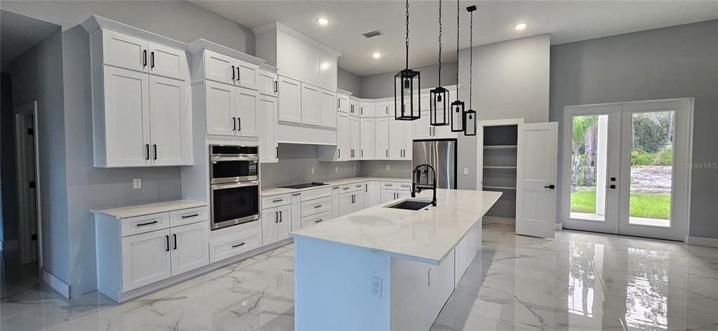 En Venta: $610,000 (4 camas, 3 baños, 2795 Pies cuadrados)