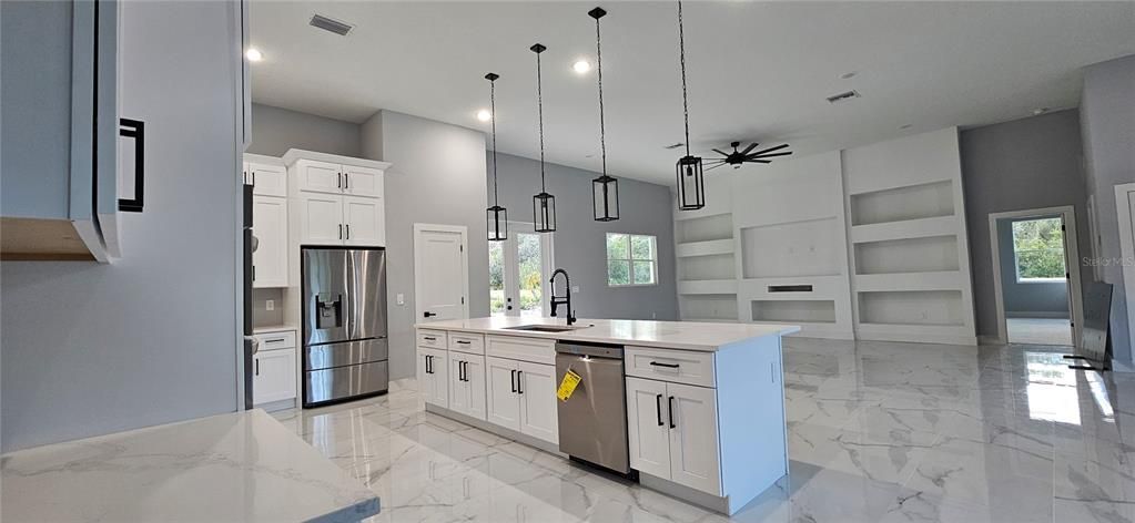 En Venta: $610,000 (4 camas, 3 baños, 2795 Pies cuadrados)