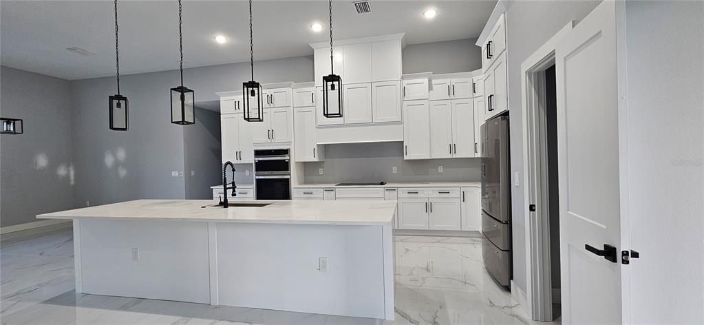 En Venta: $610,000 (4 camas, 3 baños, 2795 Pies cuadrados)