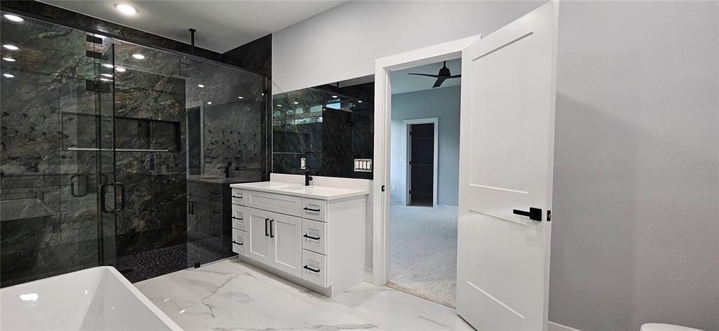 En Venta: $610,000 (4 camas, 3 baños, 2795 Pies cuadrados)