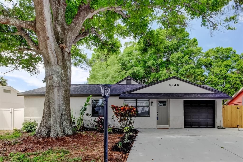 Recently Sold: $449,900 (4 beds, 2 baths, 1483 Square Feet)