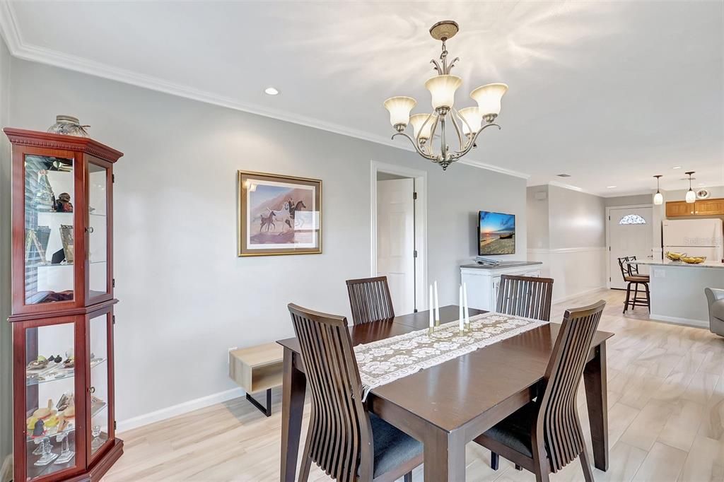 For Sale: $217,000 (2 beds, 2 baths, 1178 Square Feet)