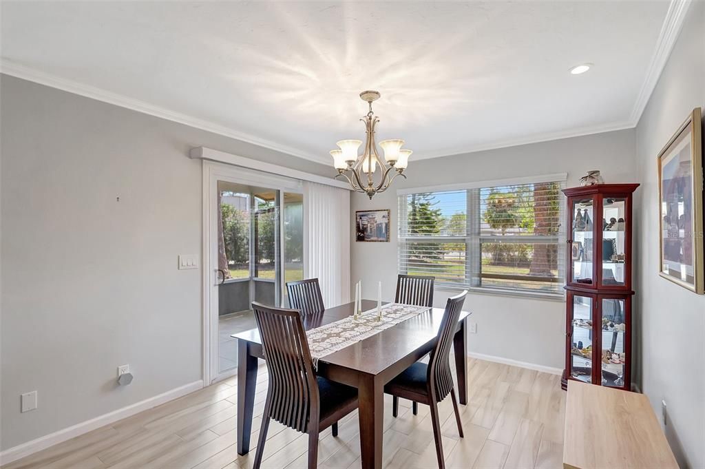 For Sale: $217,000 (2 beds, 2 baths, 1178 Square Feet)