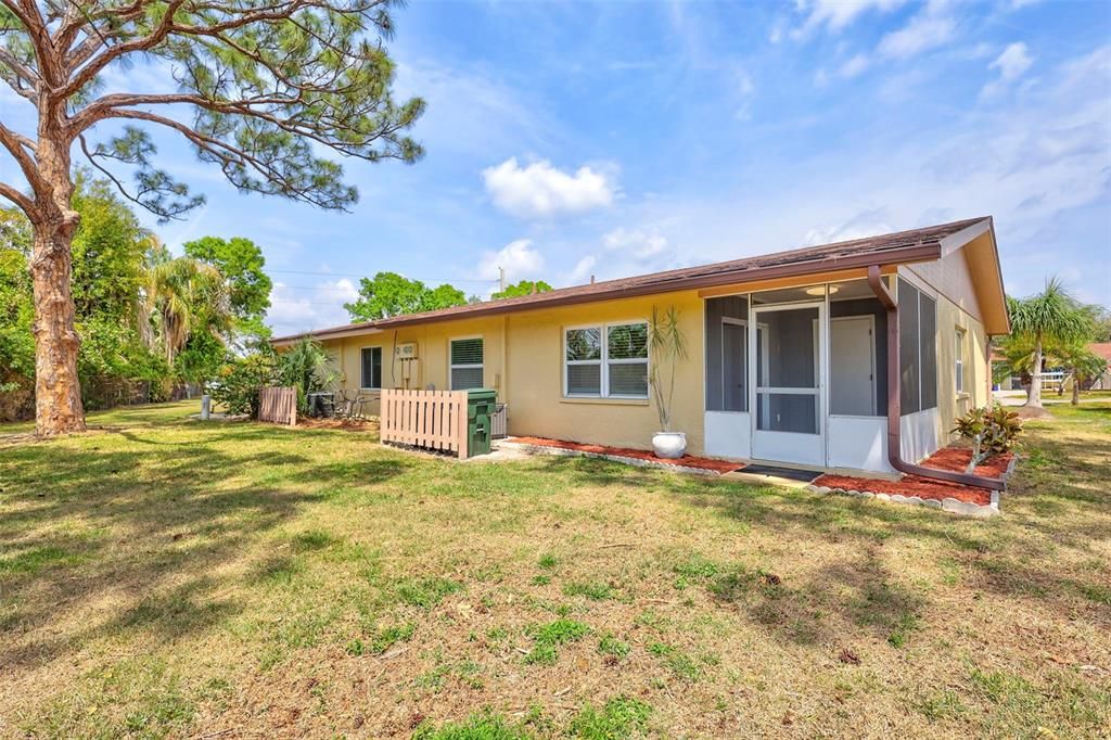 For Sale: $217,000 (2 beds, 2 baths, 1178 Square Feet)