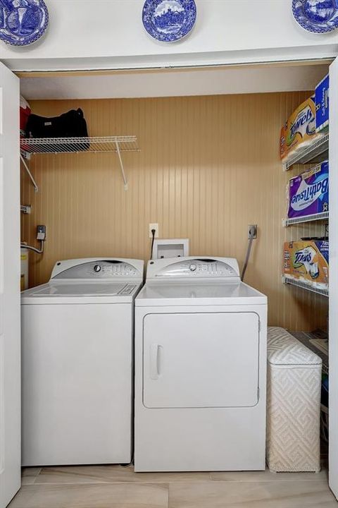 For Sale: $217,000 (2 beds, 2 baths, 1178 Square Feet)