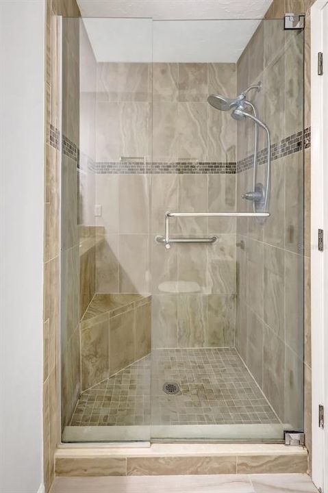 For Sale: $217,000 (2 beds, 2 baths, 1178 Square Feet)