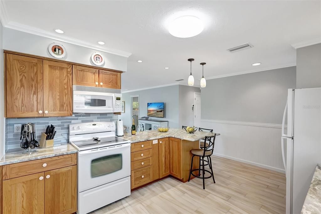 For Sale: $217,000 (2 beds, 2 baths, 1178 Square Feet)