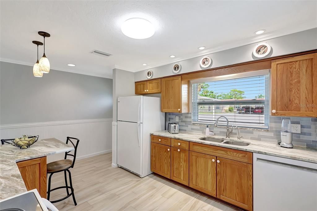 For Sale: $217,000 (2 beds, 2 baths, 1178 Square Feet)