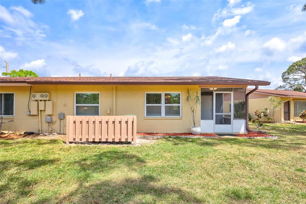 For Sale: $217,000 (2 beds, 2 baths, 1178 Square Feet)