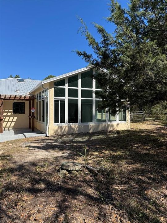 Недавно продано: $475,000 (3 спален, 2 ванн, 1791 Квадратных фут)