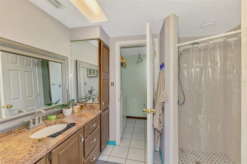 For Sale: $449,700 (3 beds, 2 baths, 1948 Square Feet)