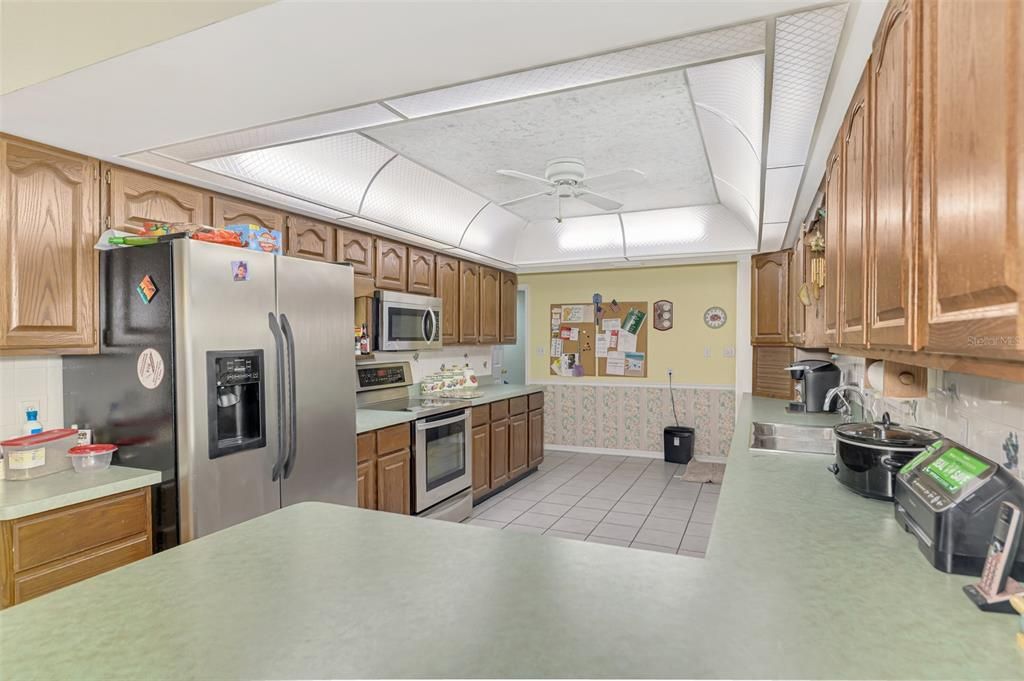 For Sale: $449,700 (3 beds, 2 baths, 1948 Square Feet)