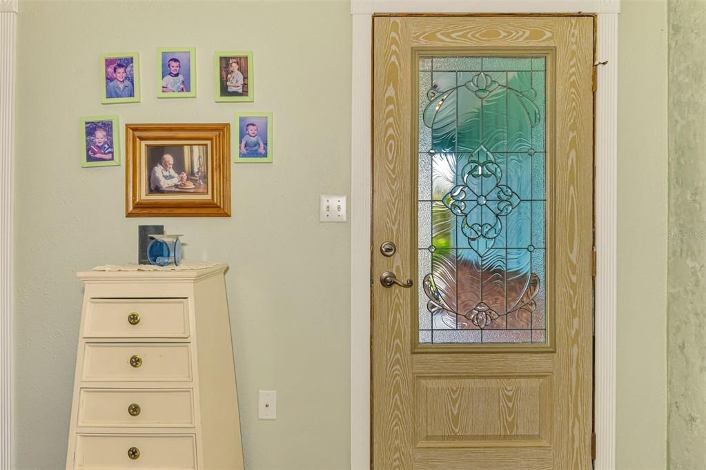 For Sale: $449,700 (3 beds, 2 baths, 1948 Square Feet)