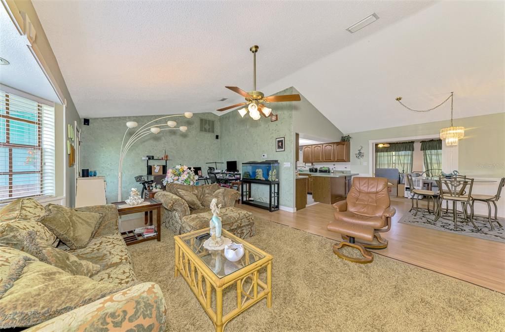 For Sale: $449,700 (3 beds, 2 baths, 1948 Square Feet)