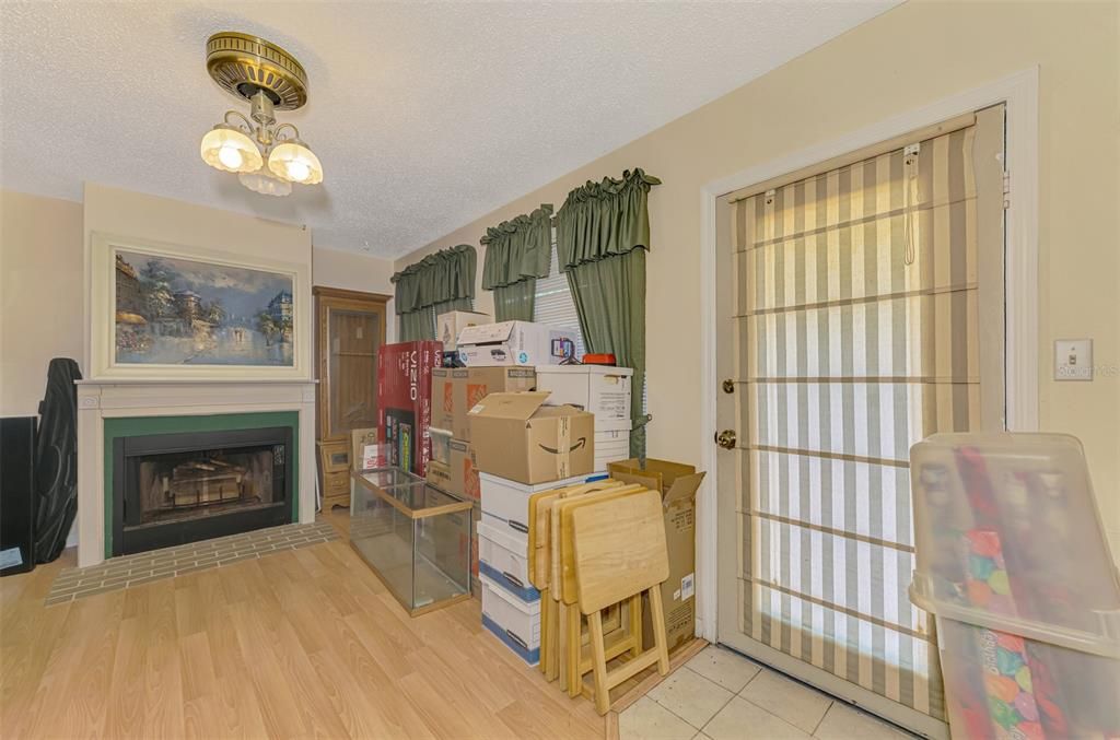 For Sale: $449,700 (3 beds, 2 baths, 1948 Square Feet)