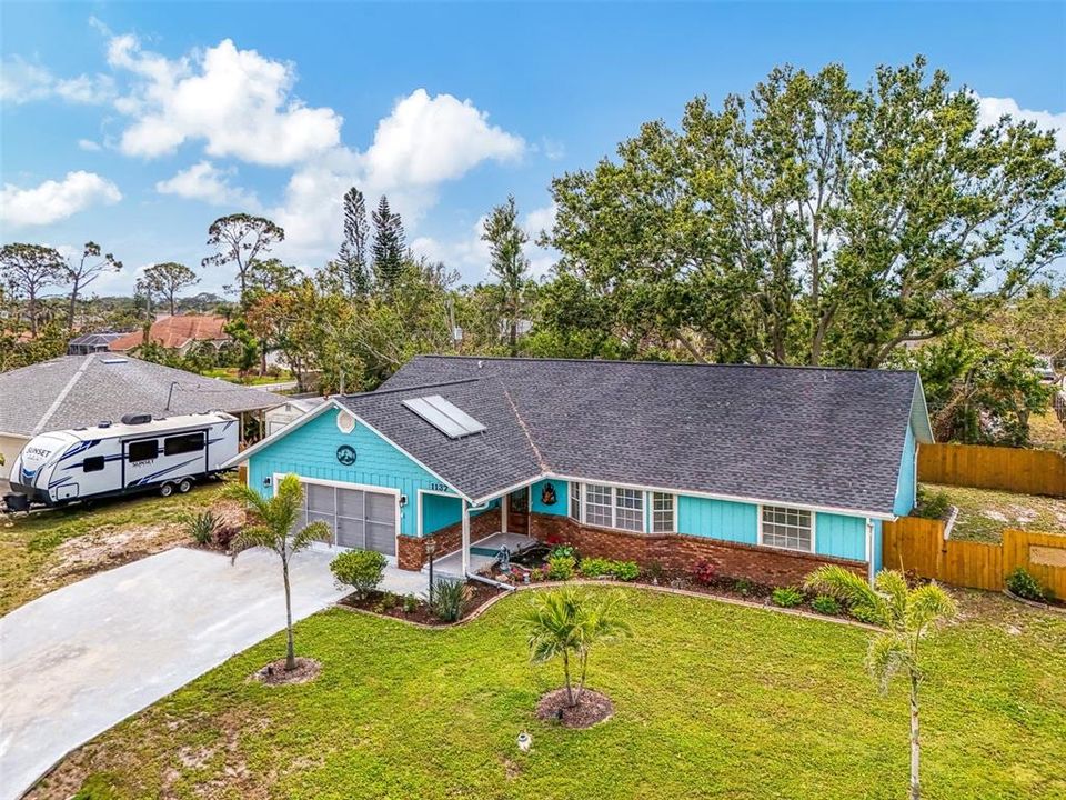 For Sale: $449,700 (3 beds, 2 baths, 1948 Square Feet)