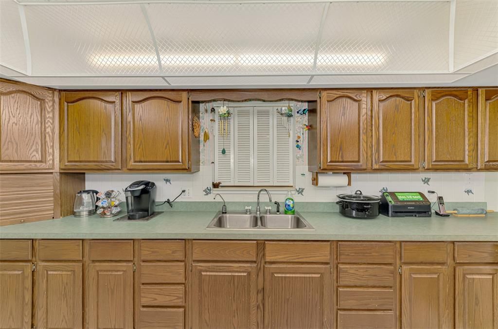 For Sale: $449,700 (3 beds, 2 baths, 1948 Square Feet)