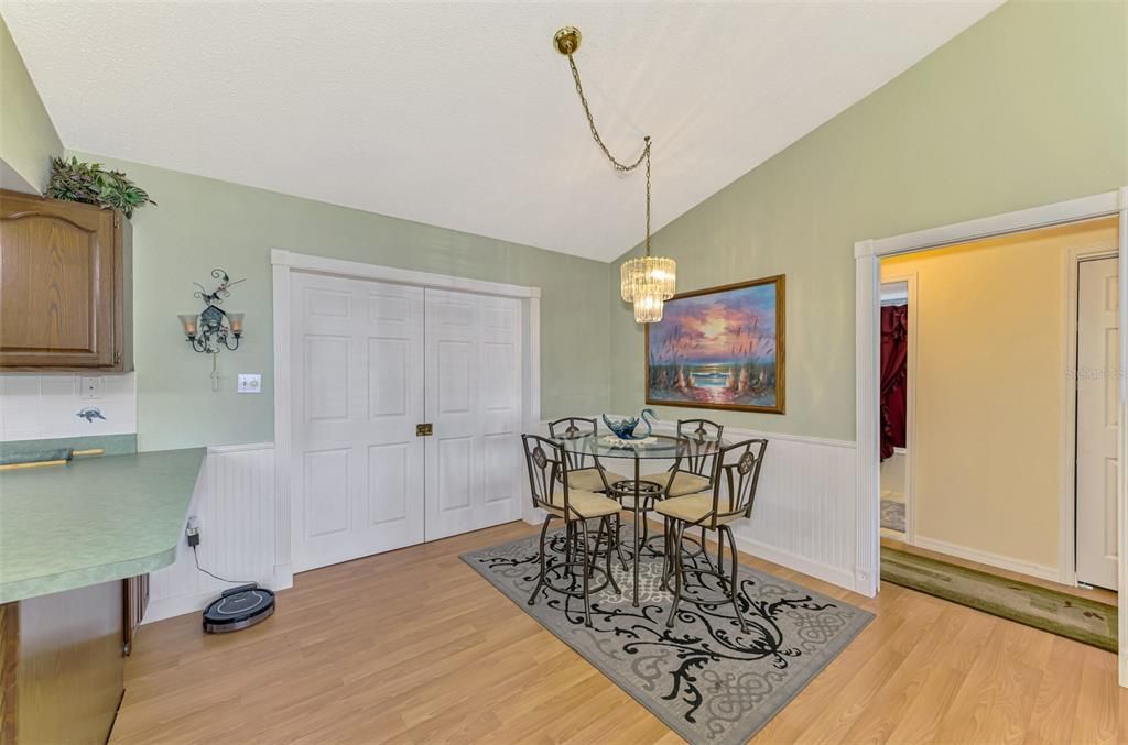 For Sale: $449,700 (3 beds, 2 baths, 1948 Square Feet)