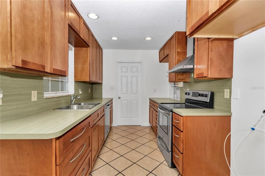 For Sale: $529,000 (3 beds, 3 baths, 3635 Square Feet)